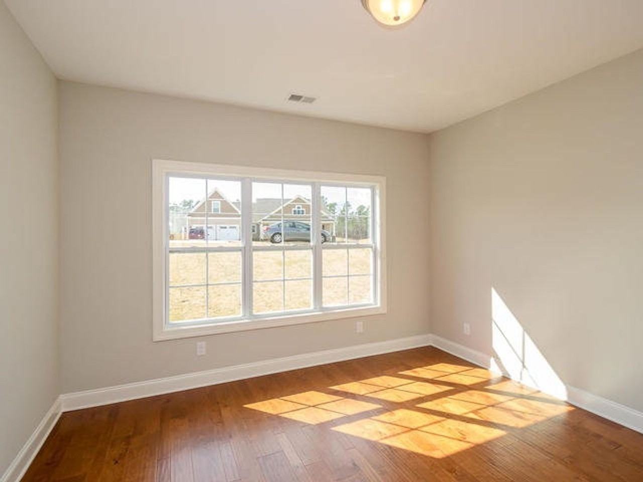 4547 Willie Daniel Dr - Photo 5 of 49