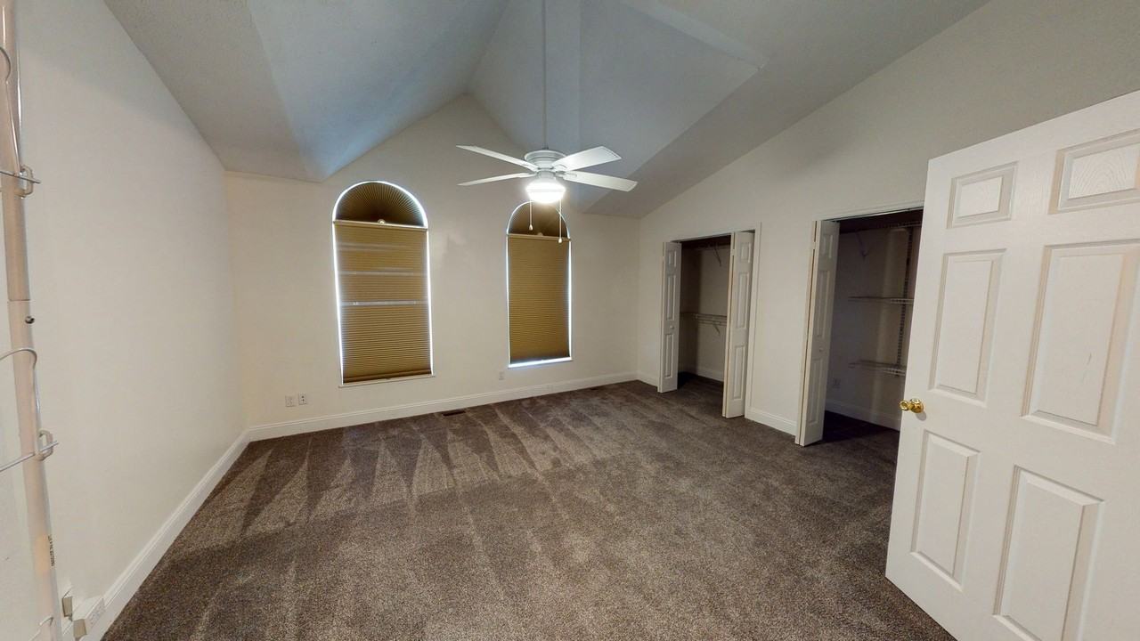 204 Katerina Dr - Photo 7 of 28