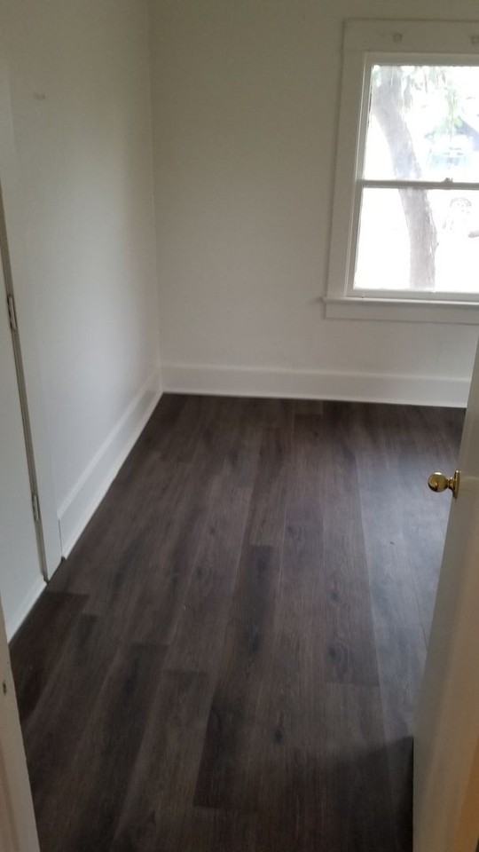 1216 E Pierce St - Photo 5 of 9