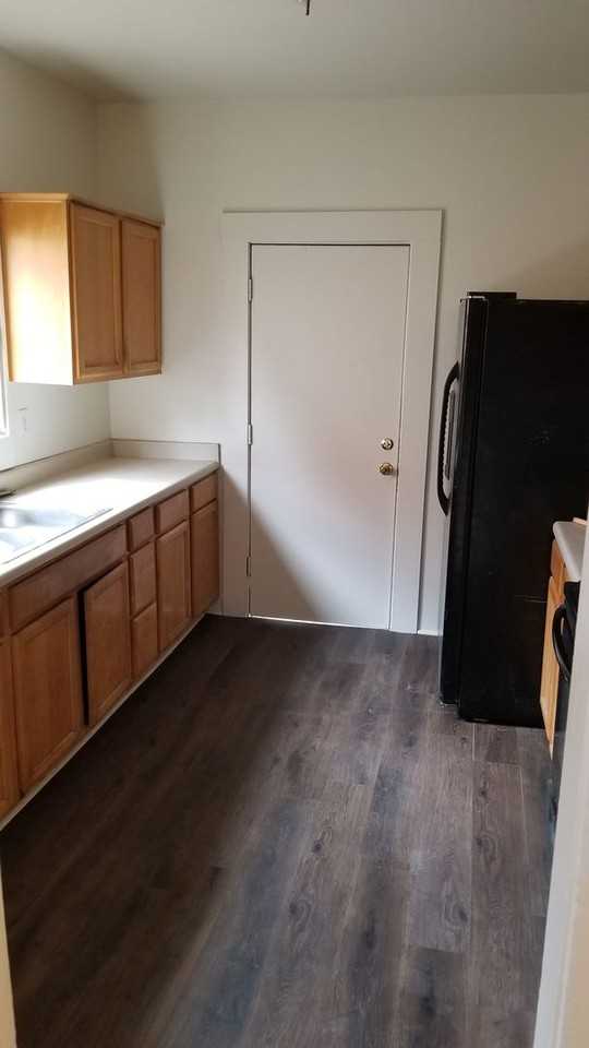 1216 E Pierce St - Photo 7 of 9