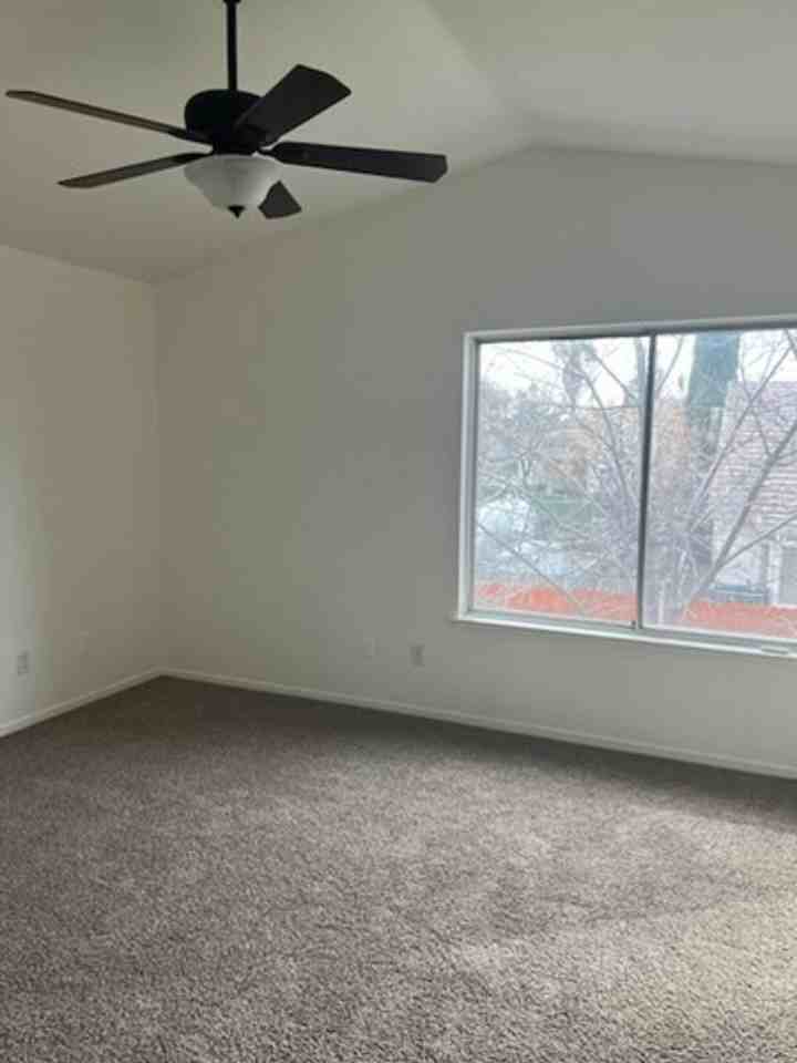 9478 Village Tree Dr - Photo 6 of 12