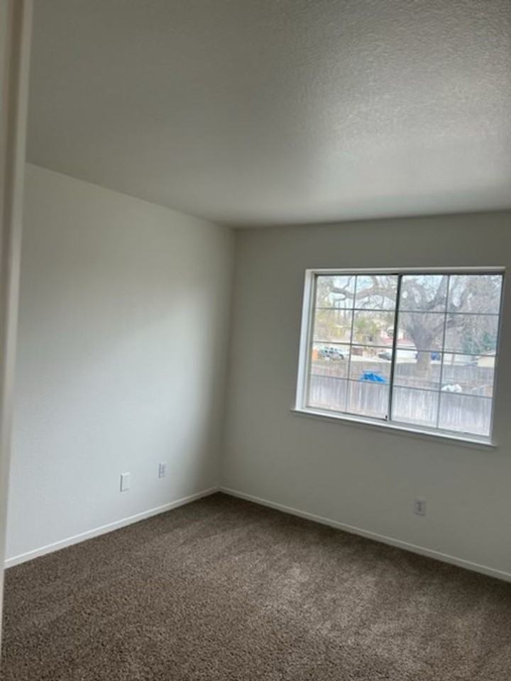 9478 Village Tree Dr - Photo 7 of 12