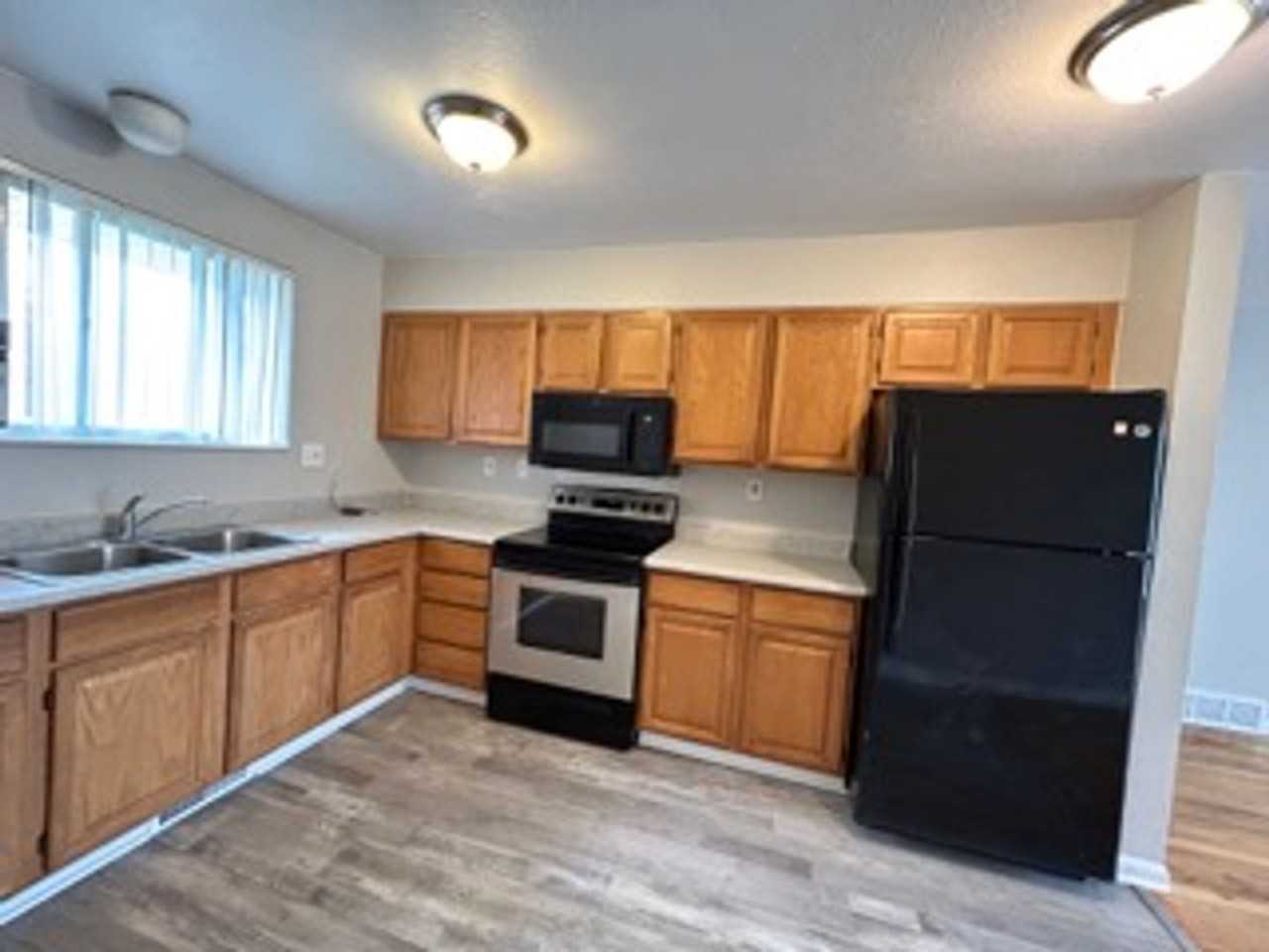 87 Newland St - Photo 2 of 16