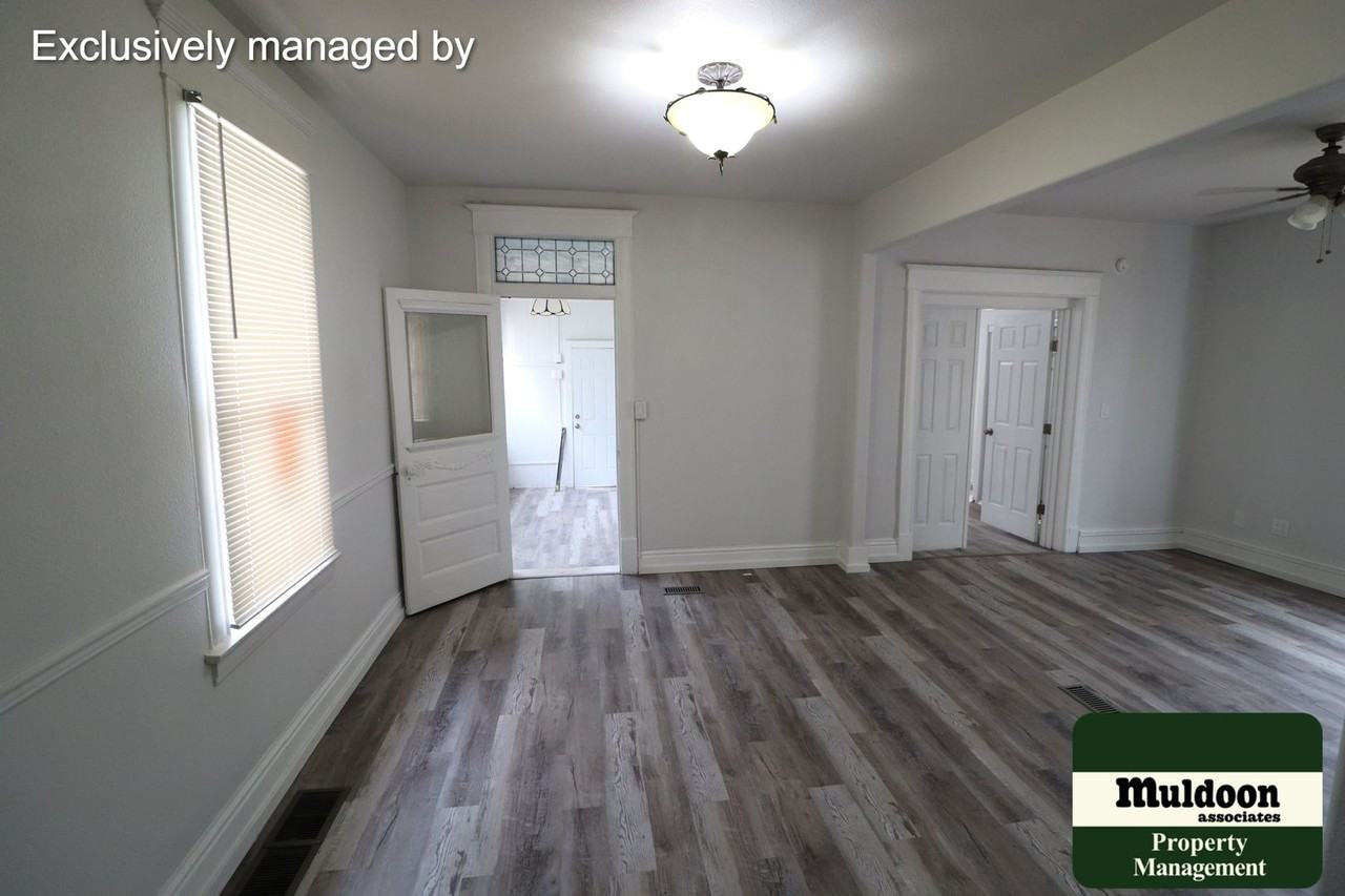 904 E B St - Photo 7 of 8