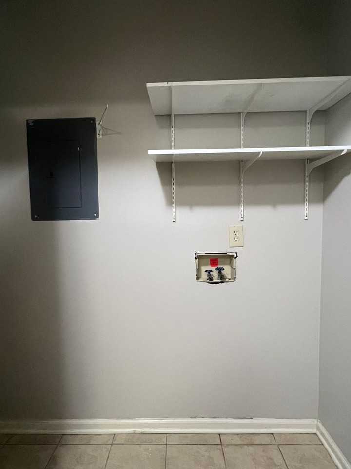 309 Waterdown Dr - Photo 5 of 12