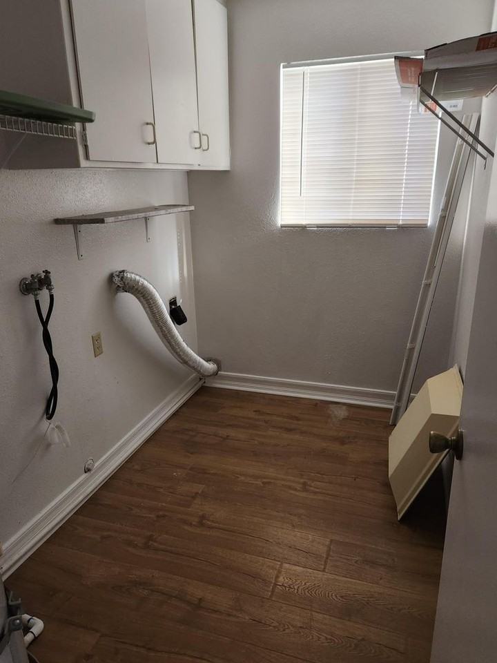 1006 2nd St #A - Photo 2 of 11