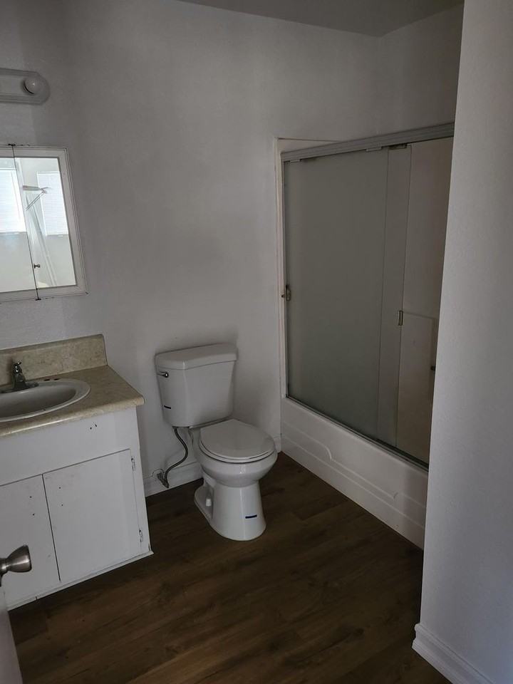 1006 2nd St #A - Photo 7 of 11