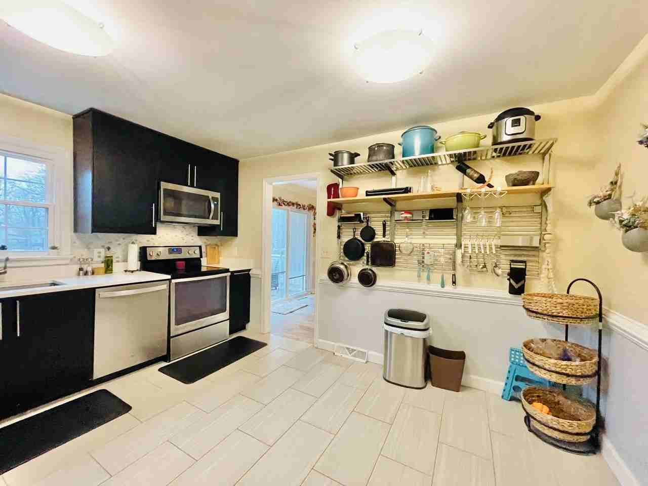 3103 Titanic Dr - Photo 5 of 20