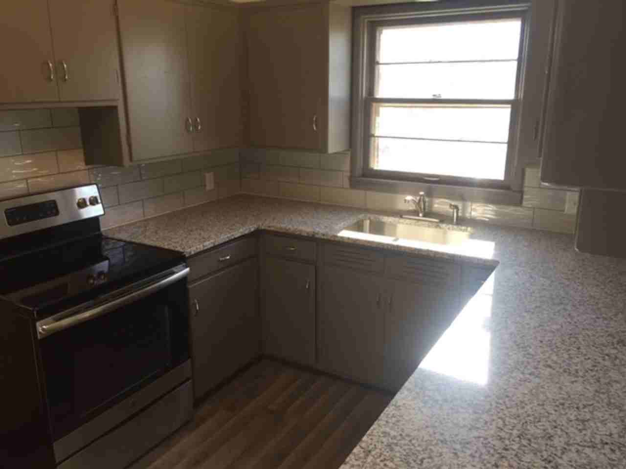 1817 Ryons St - Photo 2 of 18