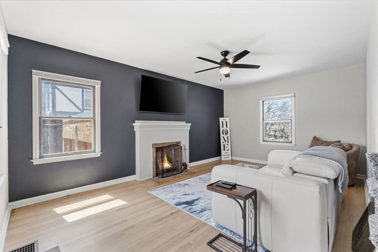 4901 Farnam St - Photo 2 of 8
