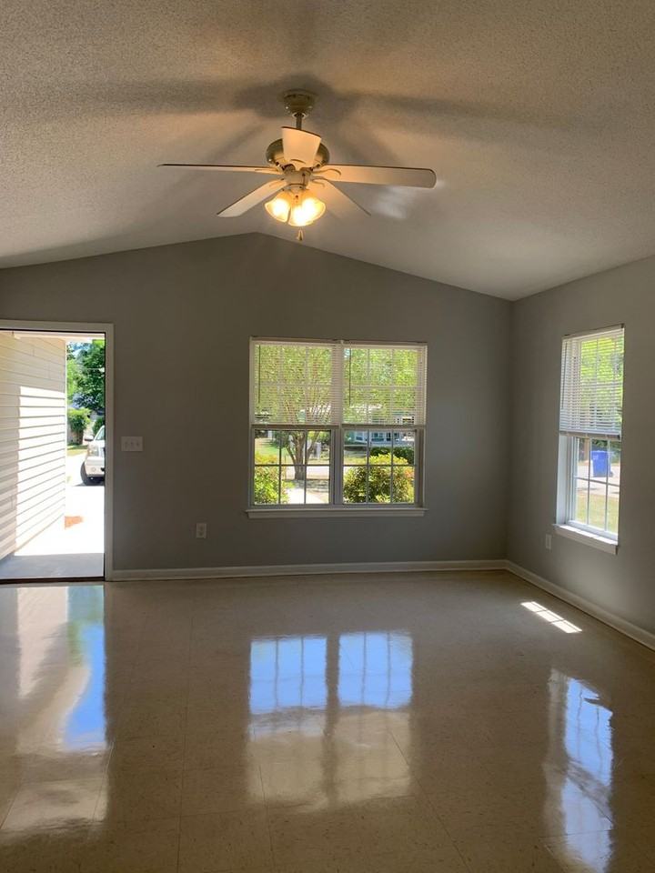 116 Hillsdale Dr - Photo 2 of 21