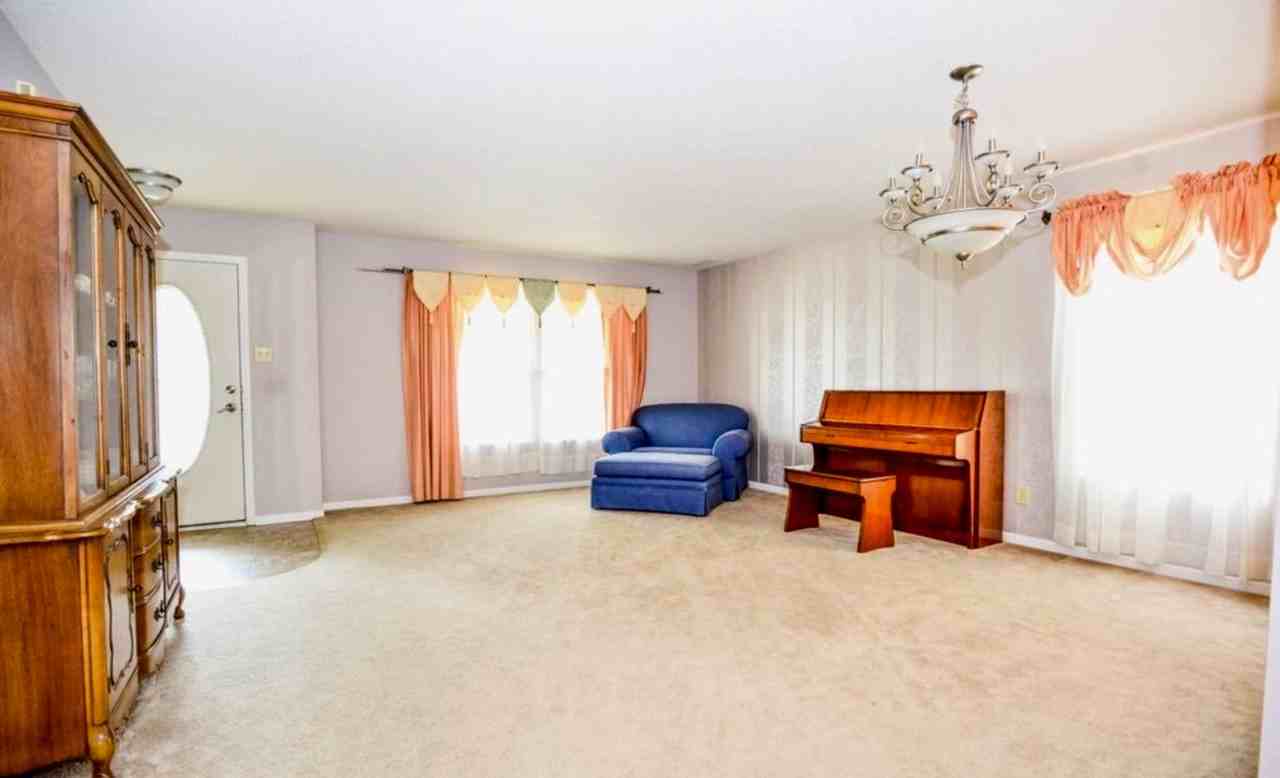 4182 Fletcher Dr - Photo 5 of 24