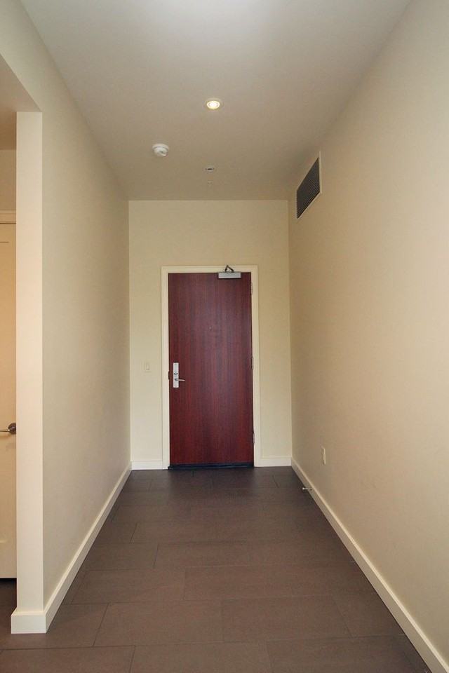 1025 Nw Couch St #912 - Photo 5 of 31