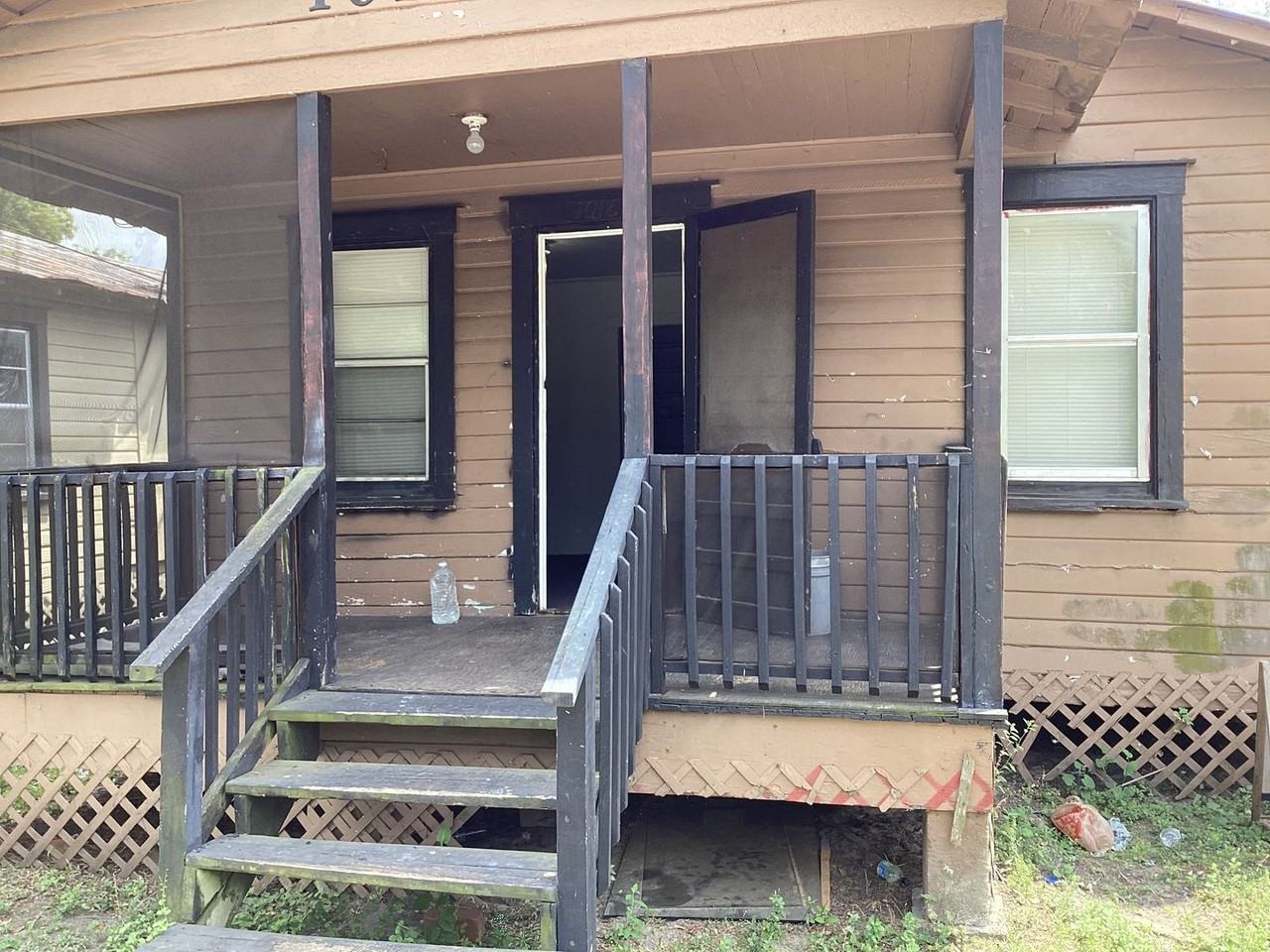 1016 Bentley St - Photo 2 of 17