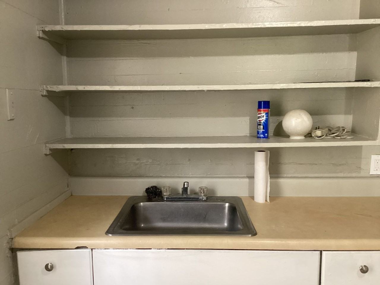 1016 Bentley St - Photo 3 of 17