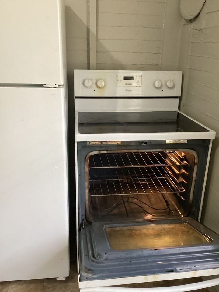 1016 Bentley St - Photo 5 of 17