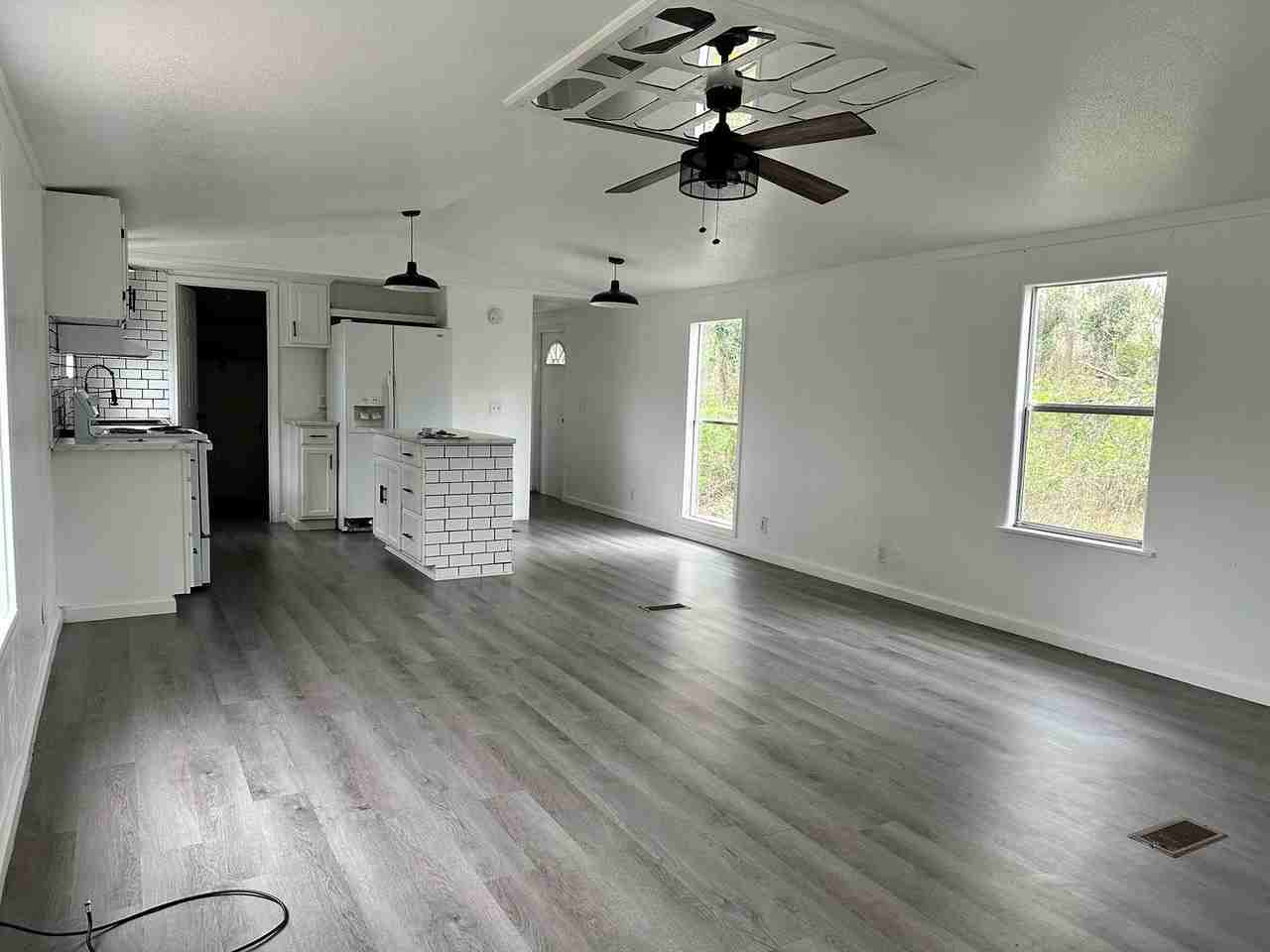 17756 Fm 1252 - Photo 2 of 14