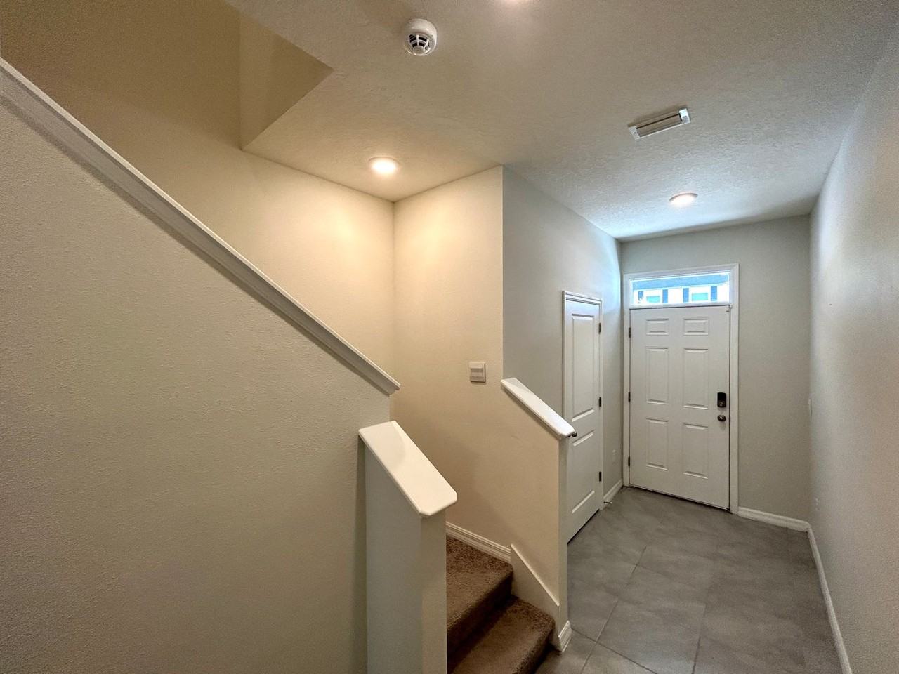 2946 Suncoast Plains Dr - Photo 4 of 28