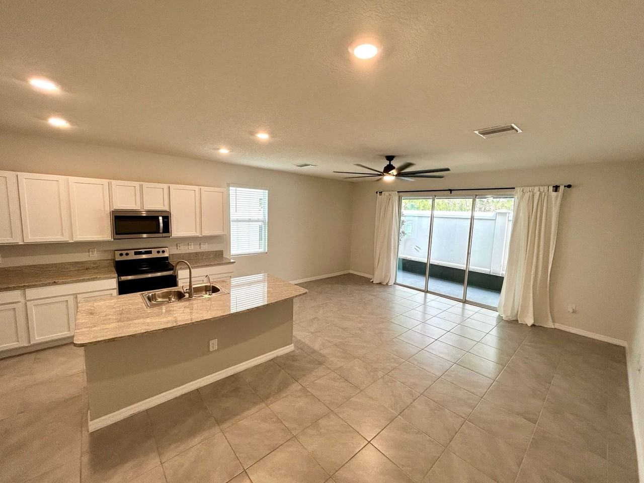 2946 Suncoast Plains Dr - Photo 7 of 28