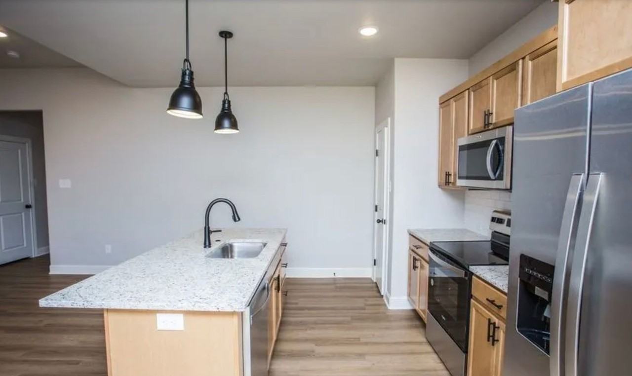 2538 137th St - Photo 2 of 16