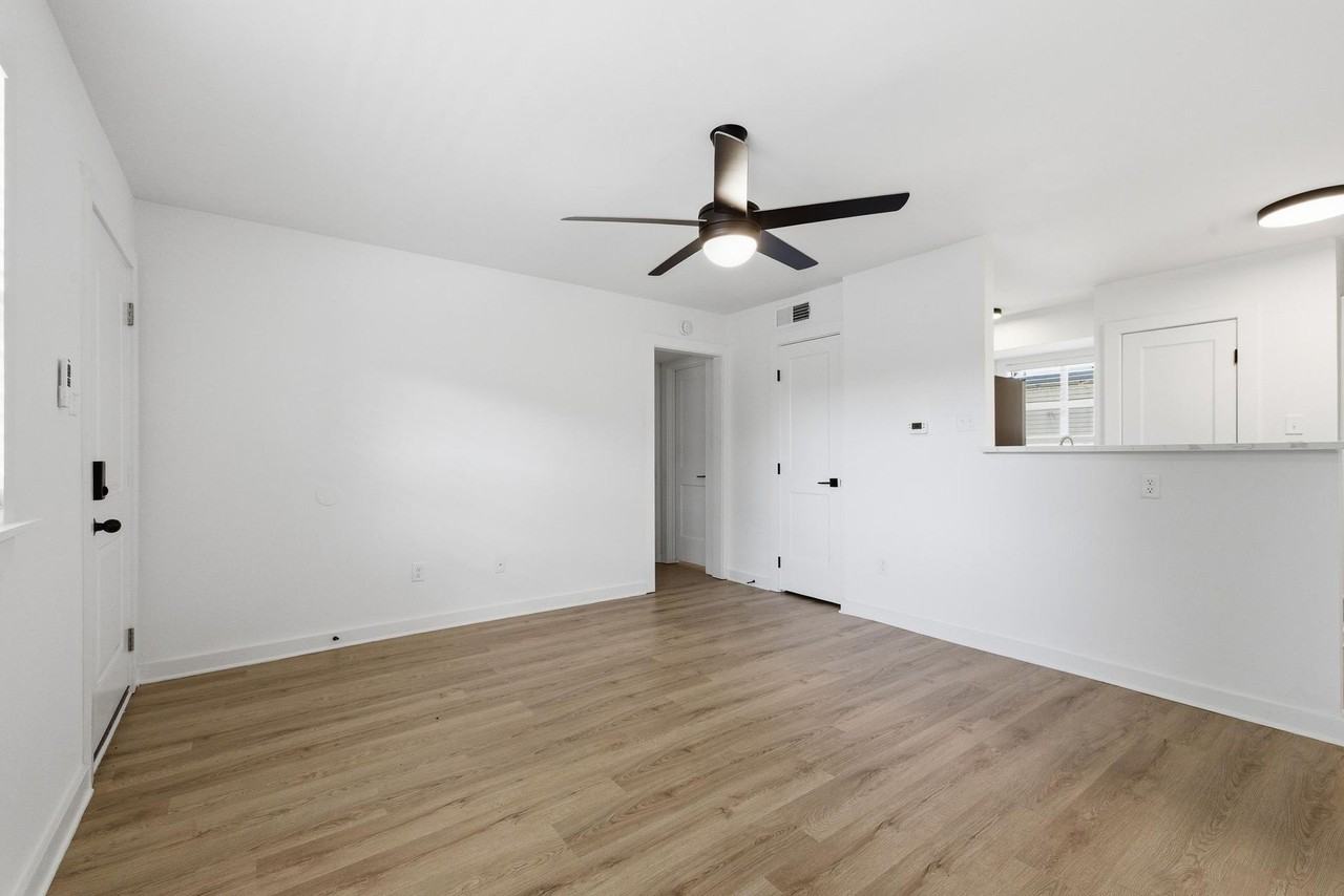 Merton Manor - Photo 5 of 11