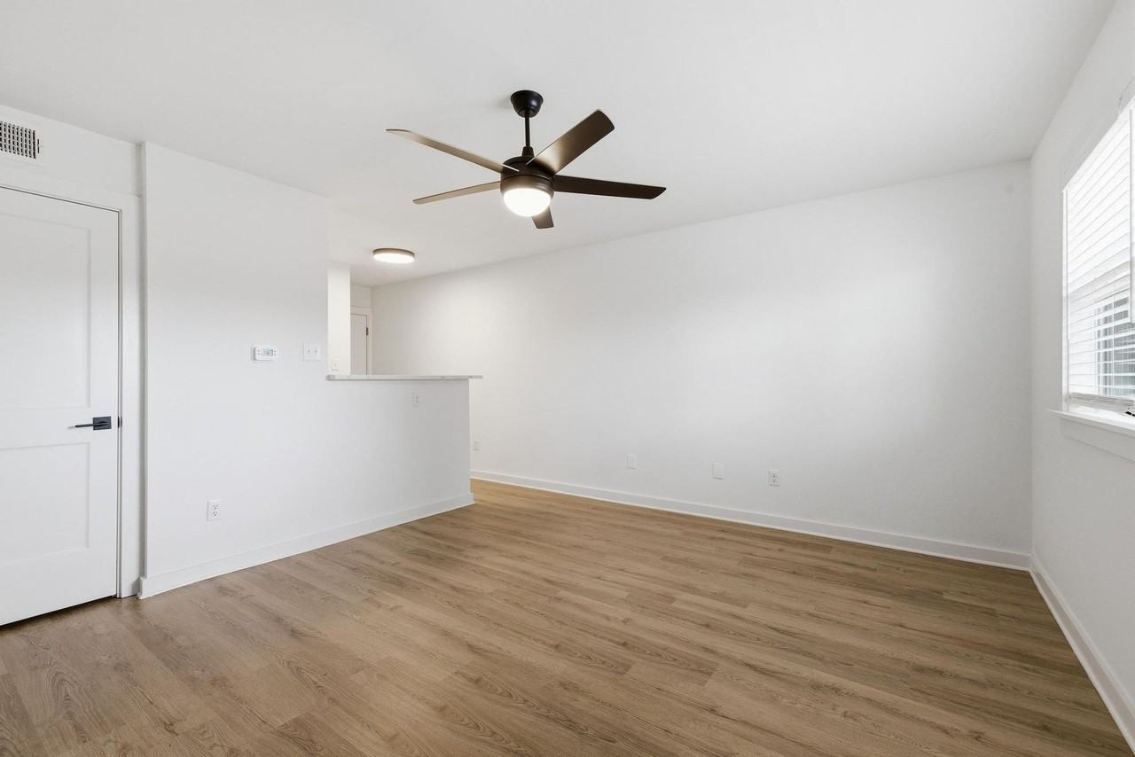 Merton Manor - Photo 6 of 11