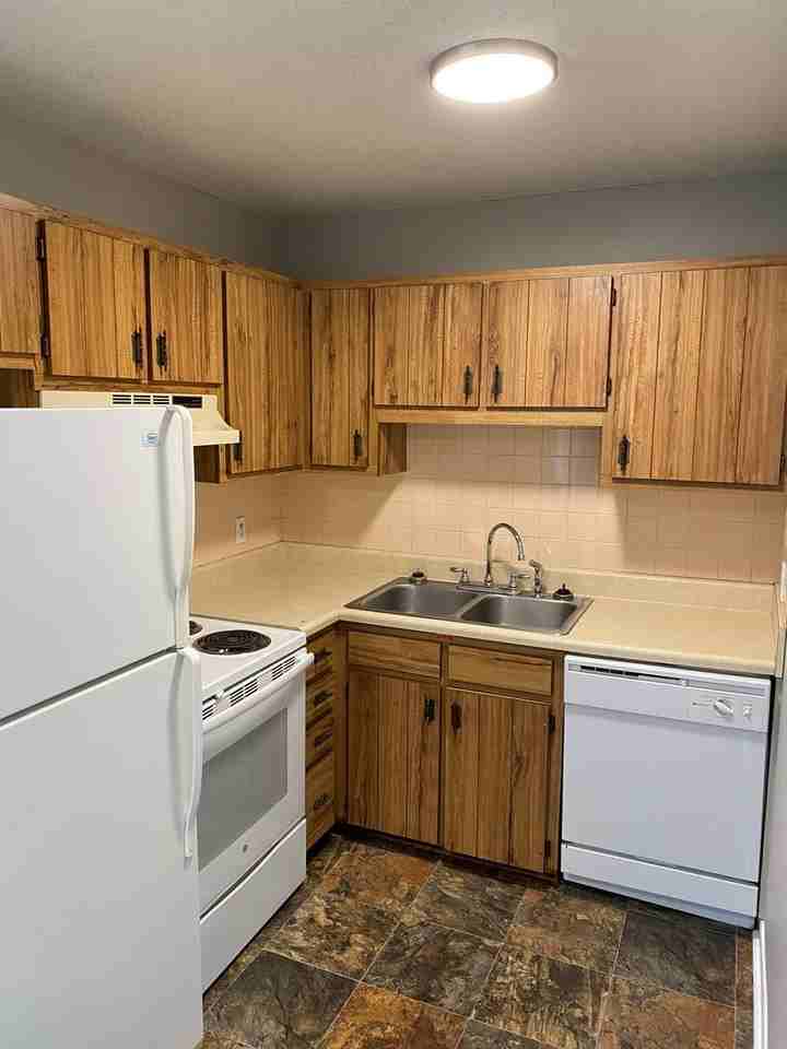 134 Cedar Point Rd - Photo 2 of 4