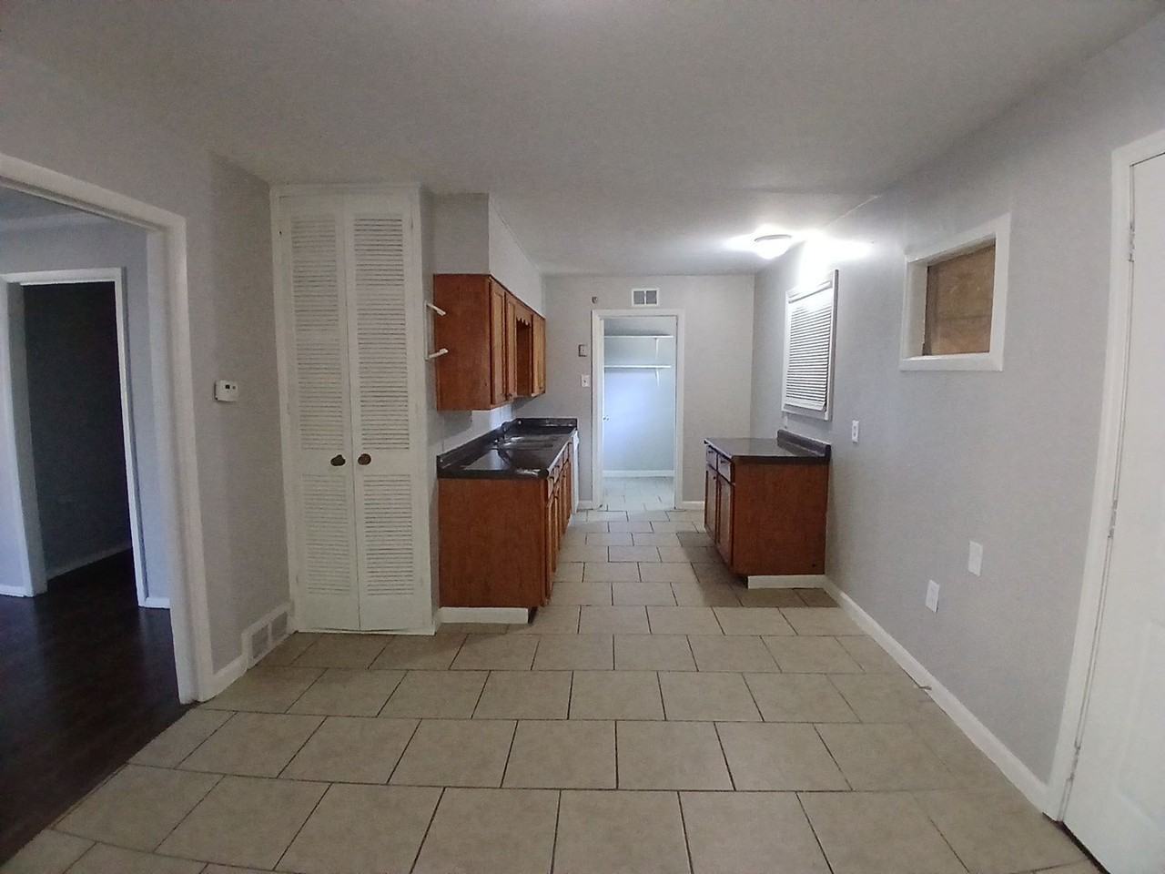 5055 Cheston Ave - Photo 2 of 9