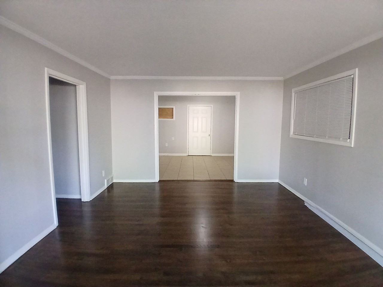 5055 Cheston Ave - Photo 4 of 9