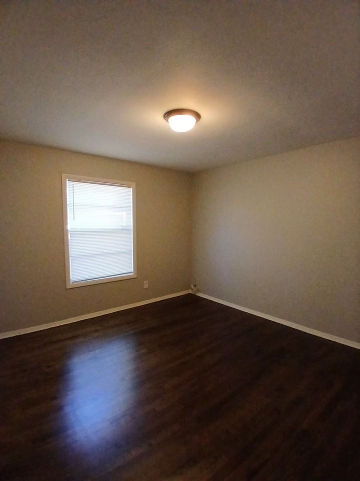 5055 Cheston Ave - Photo 7 of 9