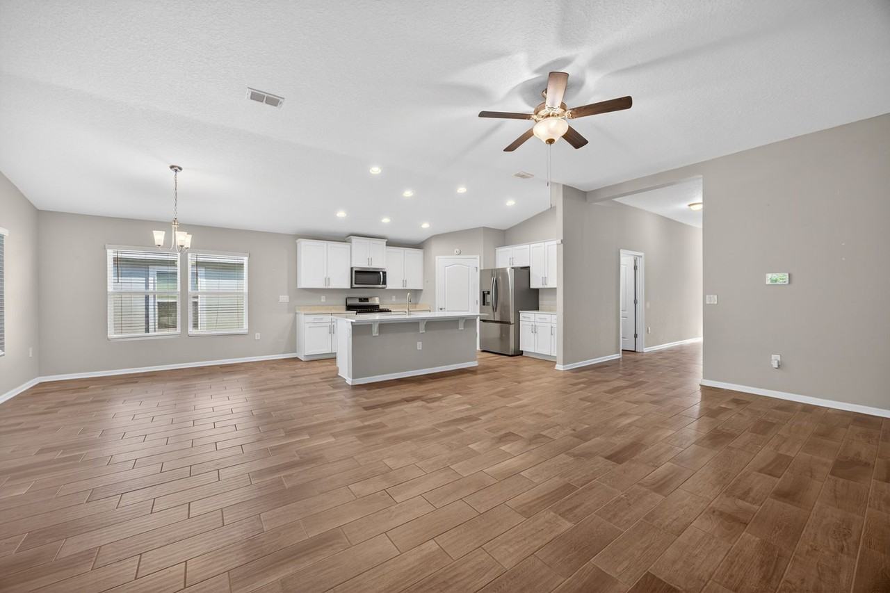 83650 Nether St - Photo 7 of 28