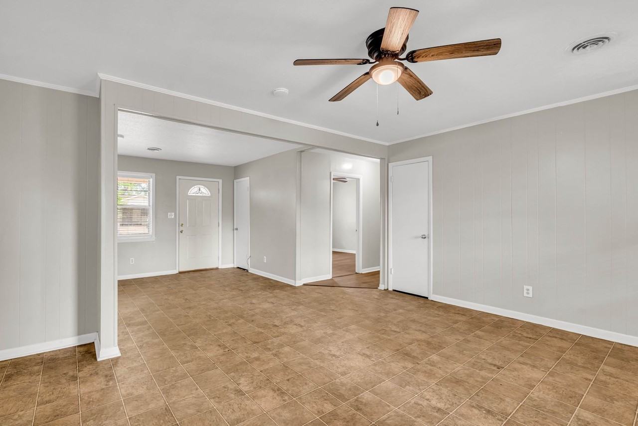 2507 Buckner Ave - Photo 6 of 17