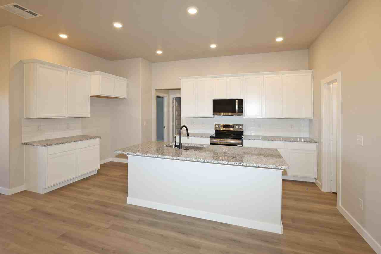 9704 Firewood Ln - Photo 7 of 32