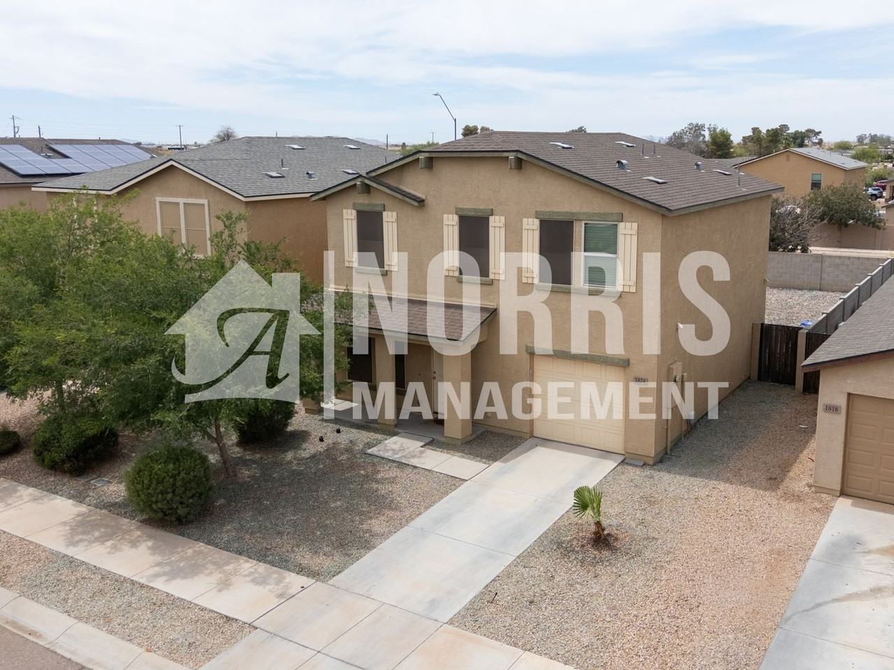 1824 S Wooten St - Photo 4 of 47