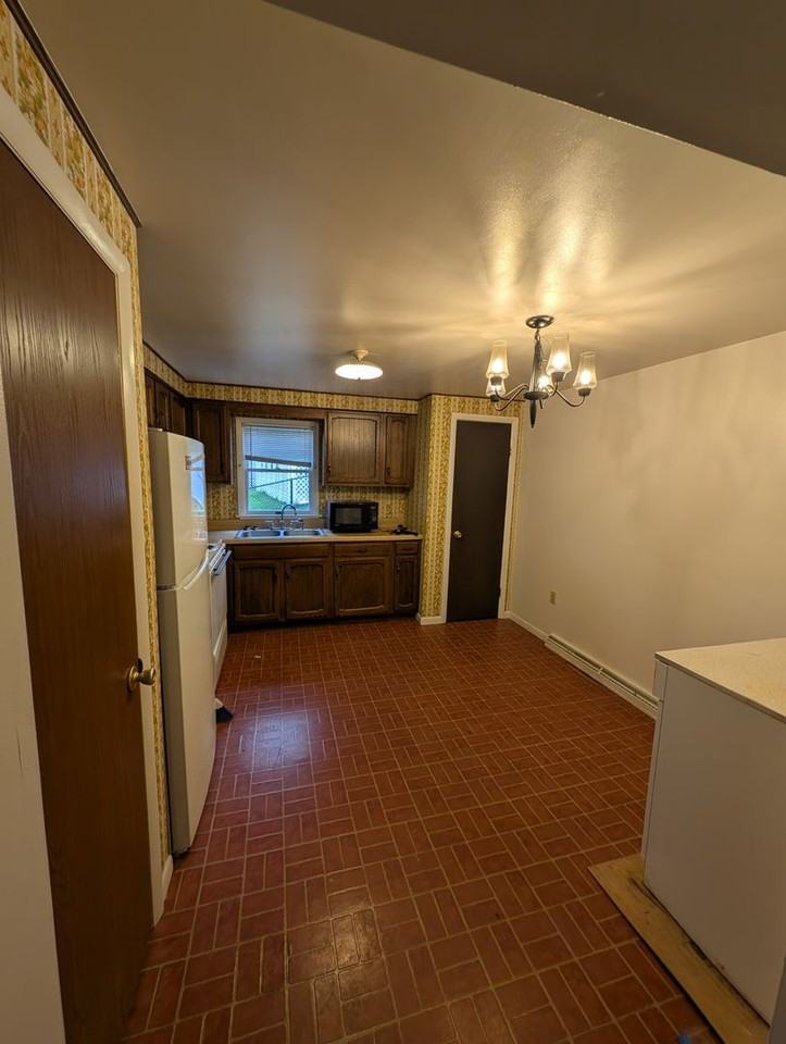 2108 2108 - 2110 Hollingsworth Street - Photo 6 of 11