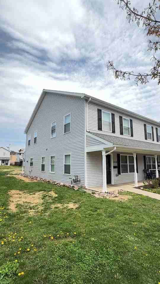 1610 Scott St - Photo 2 of 3