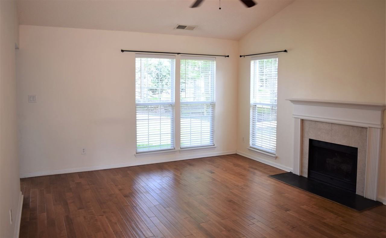 10120 Sparkling Brook Ct - Photo 2 of 17