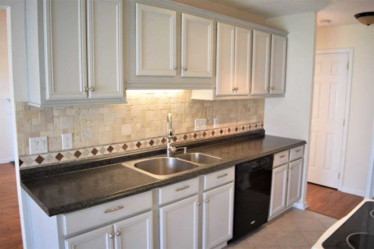 10120 Sparkling Brook Ct - Photo 4 of 17
