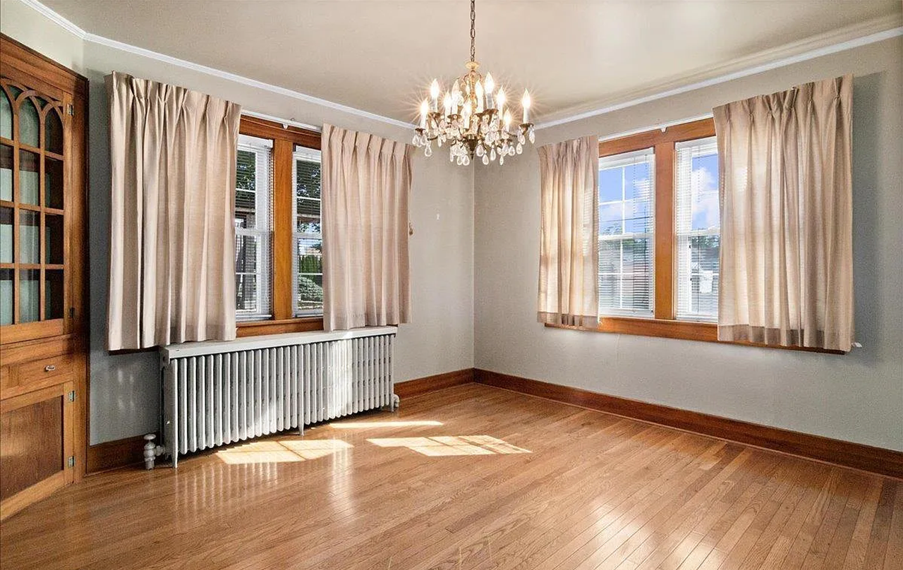 515 S Main St - Photo 5 of 7