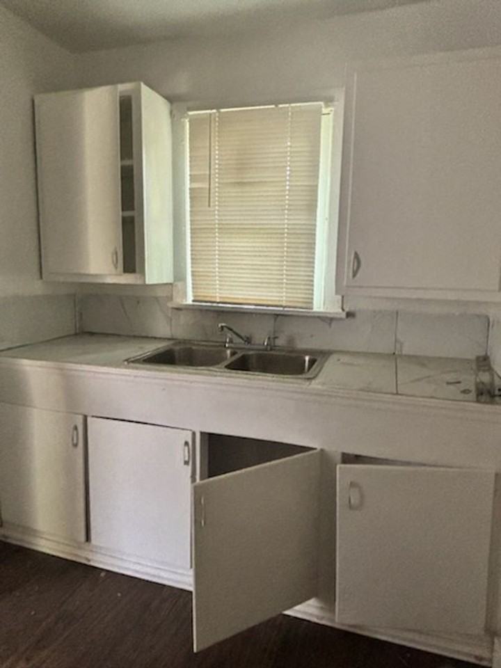 320 Heloise St - Photo 5 of 8