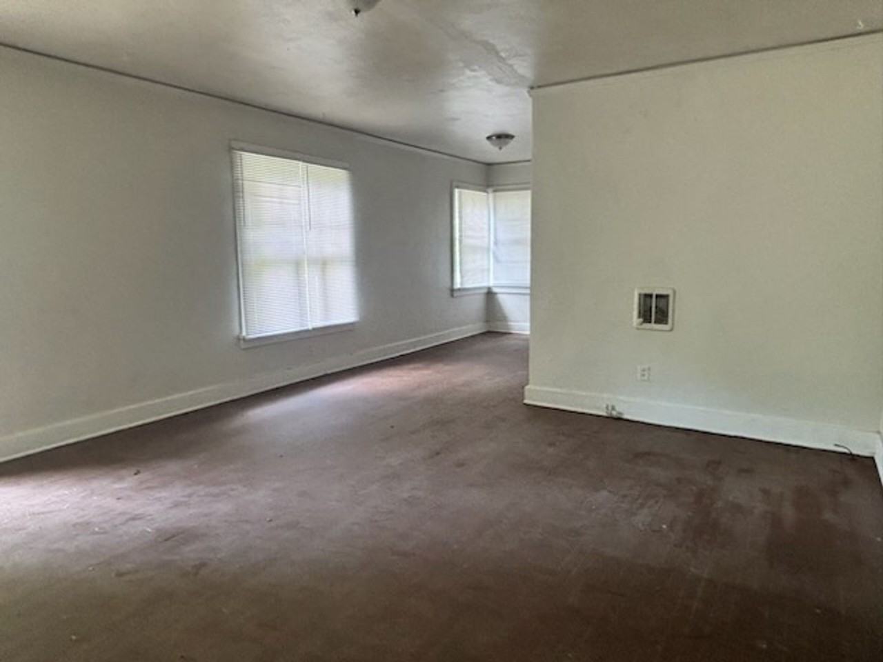 320 Heloise St - Photo 7 of 8