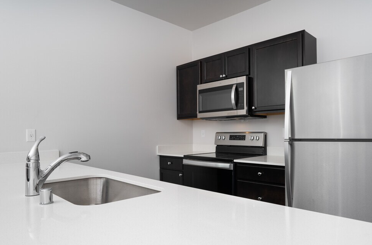 4906 Longhouse Trail Lane NE - Photo 3 of 29