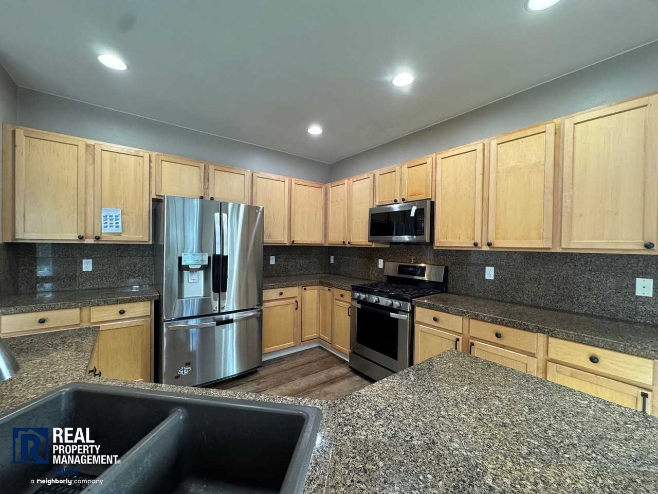 4431 S 220th St - Photo 5 of 26