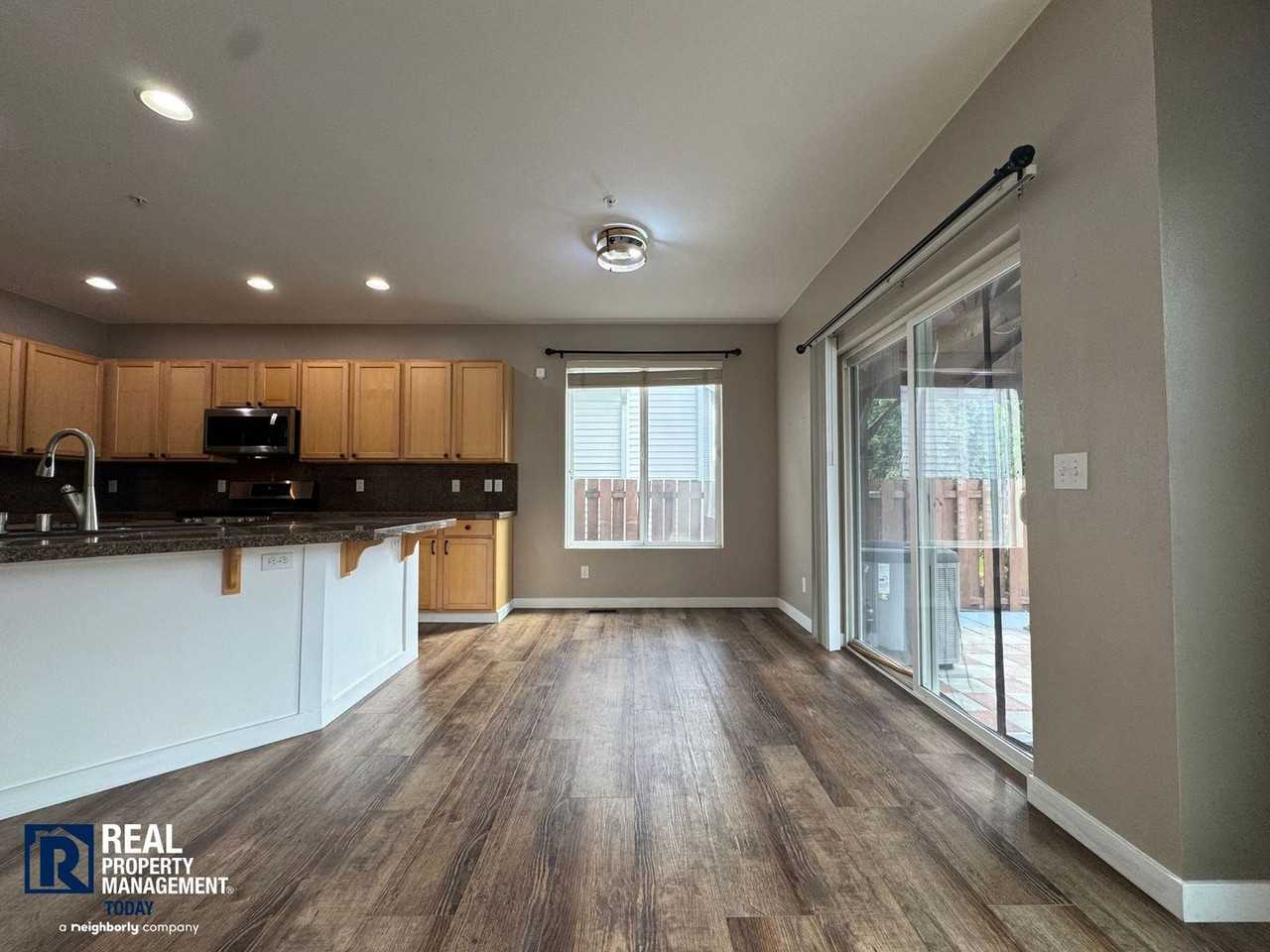 4431 S 220th St - Photo 6 of 26