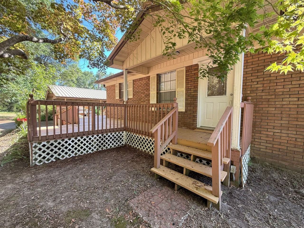 4801 Berryhill Rd - Photo 4 of 49