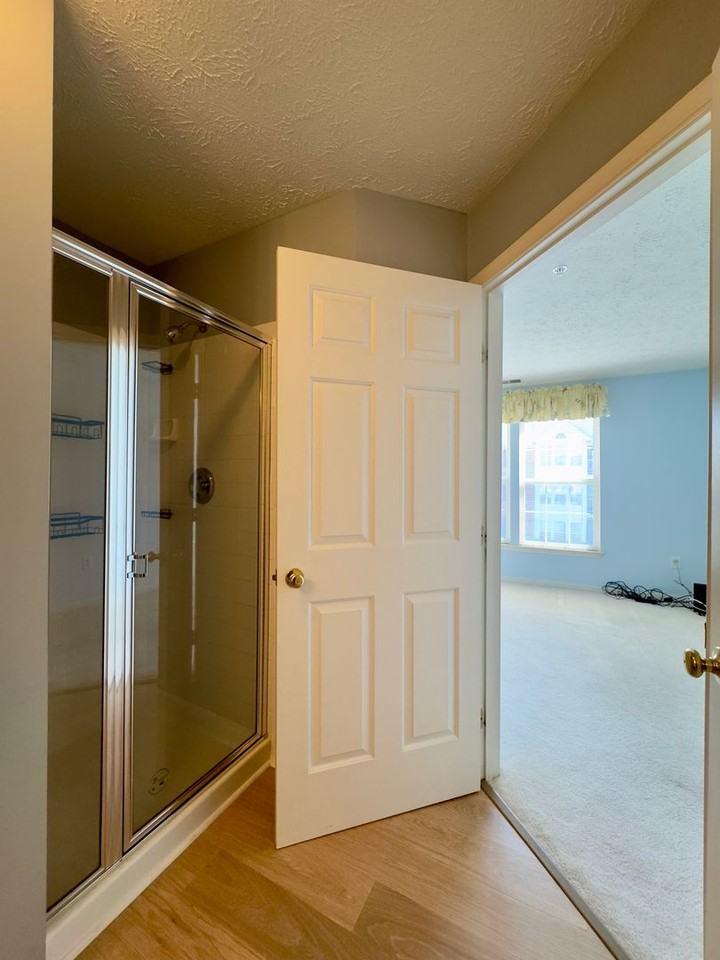 4925 Riders Ct - Photo 6 of 17