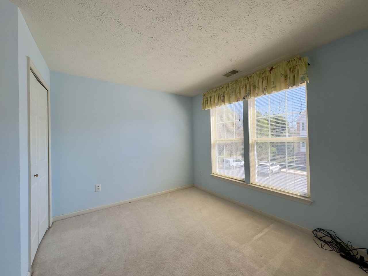 4925 Riders Ct - Photo 7 of 17