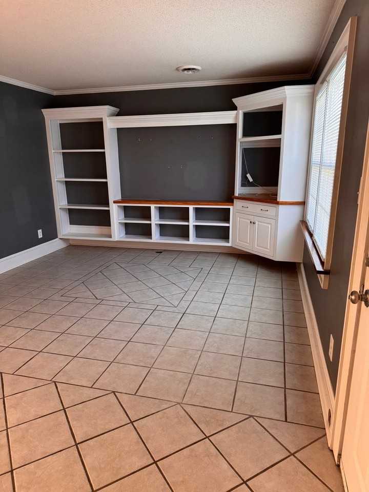 1 Portwest Townhouses Apt C - Photo 2 of 7