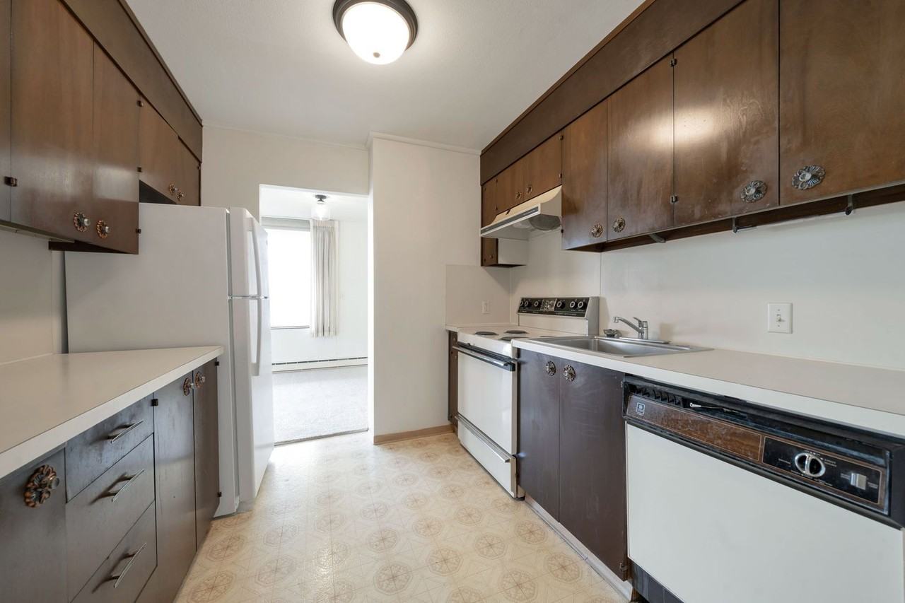 521 5th Ave #701 - Photo 6 of 15