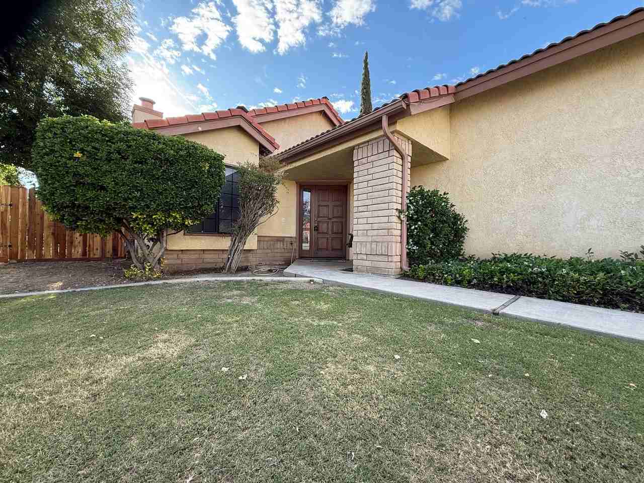 4700 Wetherby Ct - Photo 3 of 32